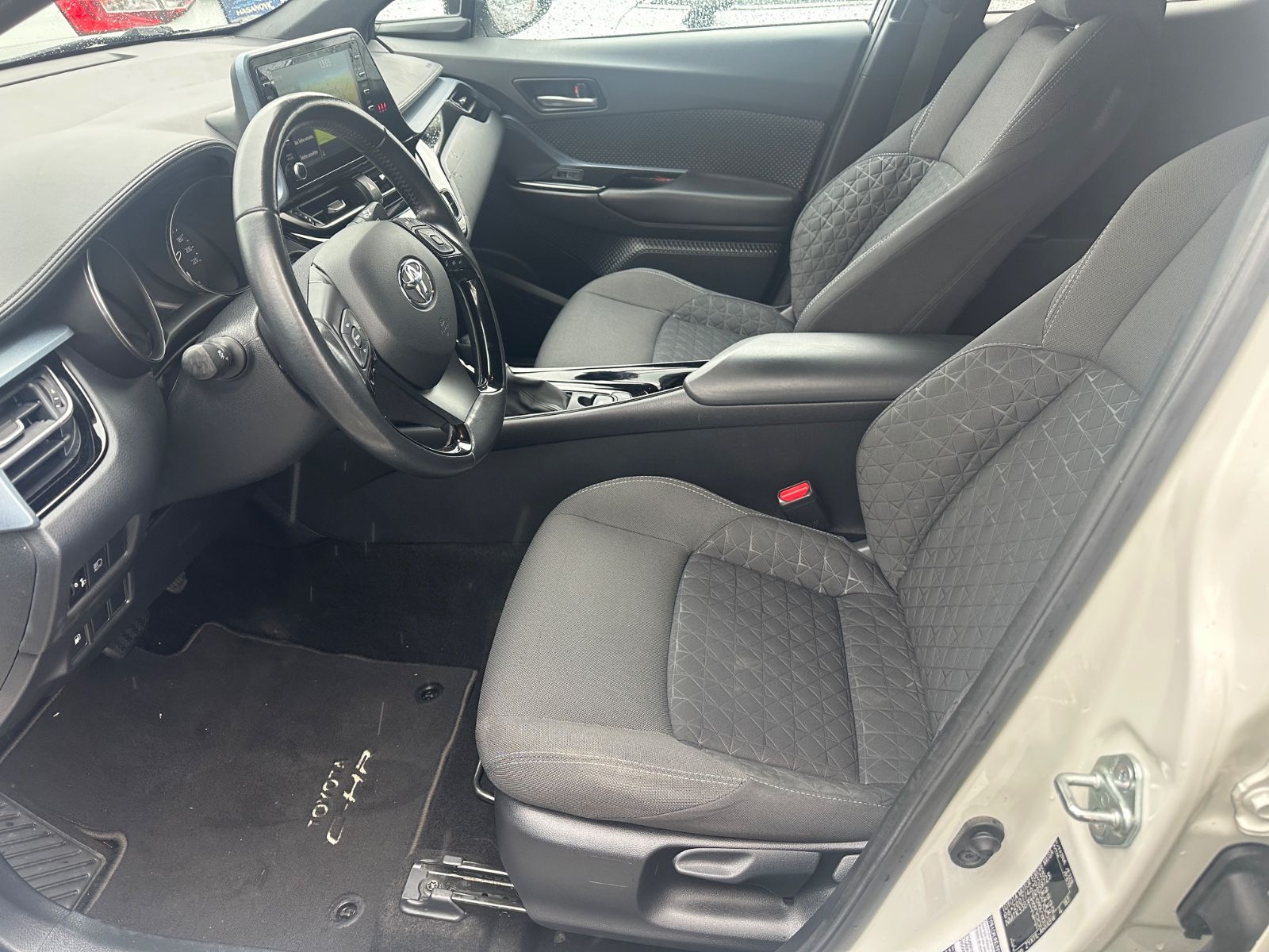 Toyota C-HR Hybrid - Samsaru's Car Outlet