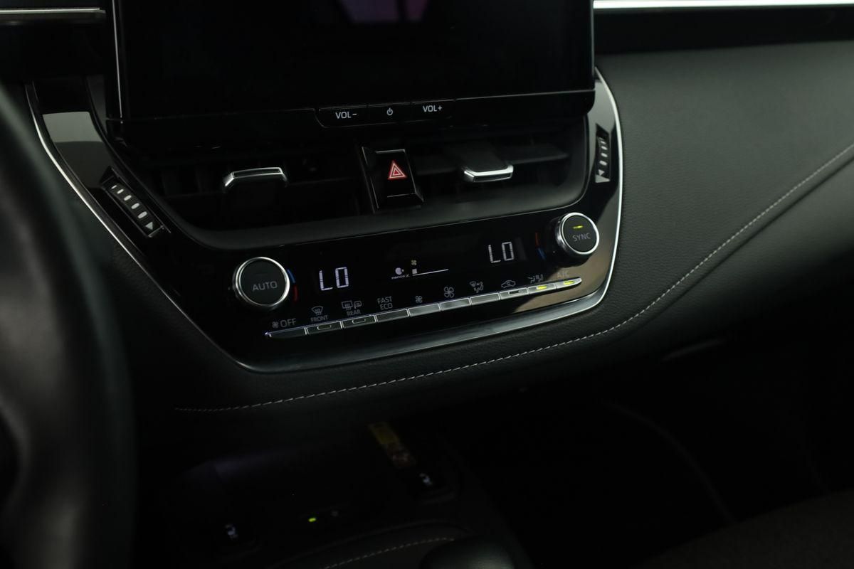 Toyota Corolla Touring Sports 2.0 CVT Team D Navi Kam