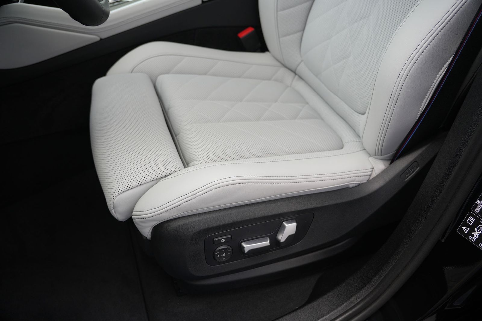 BMW X6 xDrive30d M SPORT PRO - Samsaru's Car Outlet