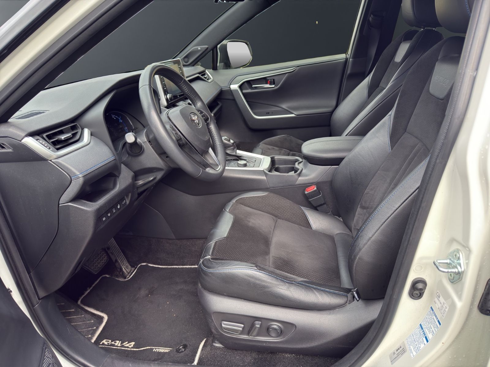 Toyota RAV4 Hybrid 4x4 Style Selection *NAVI*360°*LED*