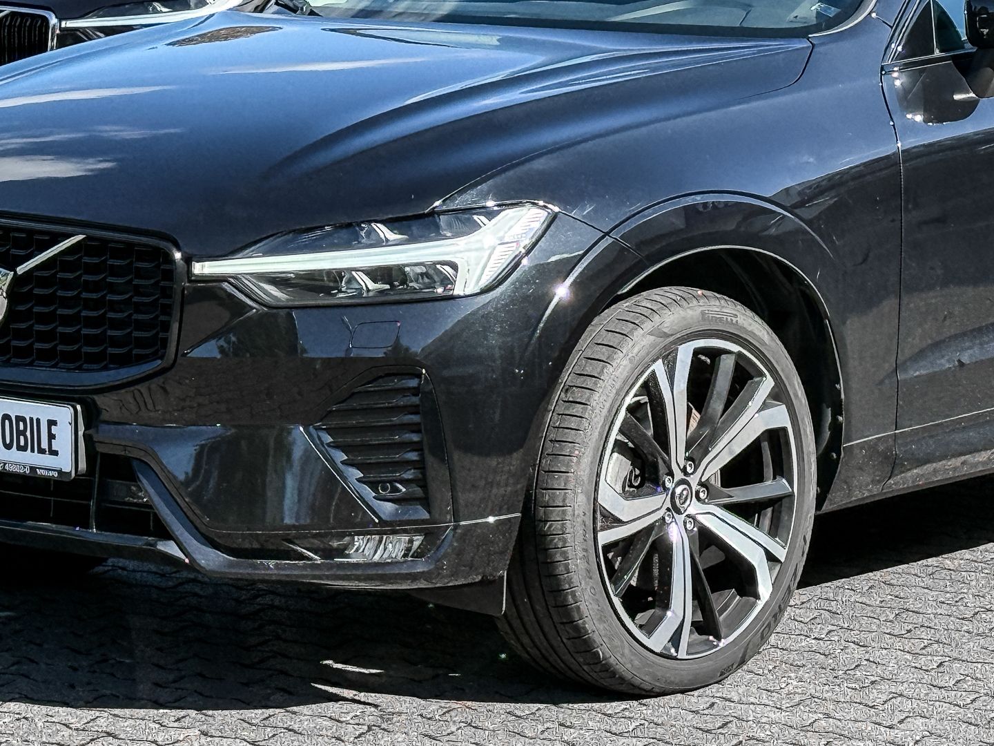 Volvo XC60 Plus Dark AWD B4 Diesel EU6d StandHZG AHK D