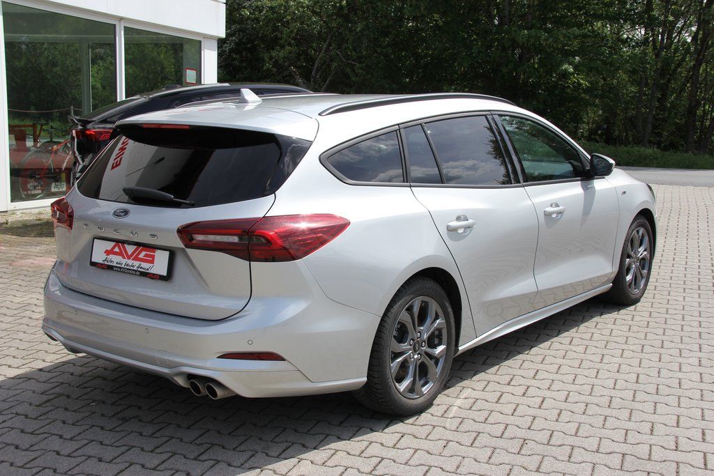 Ford Focus Turnier 155PS ST-LINE LED AdapTempomat CAM