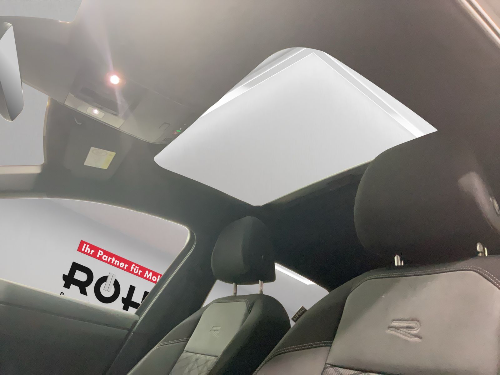 Volkswagen Taigo 1.5 TSI DSG - Samsaru's Car Outlet