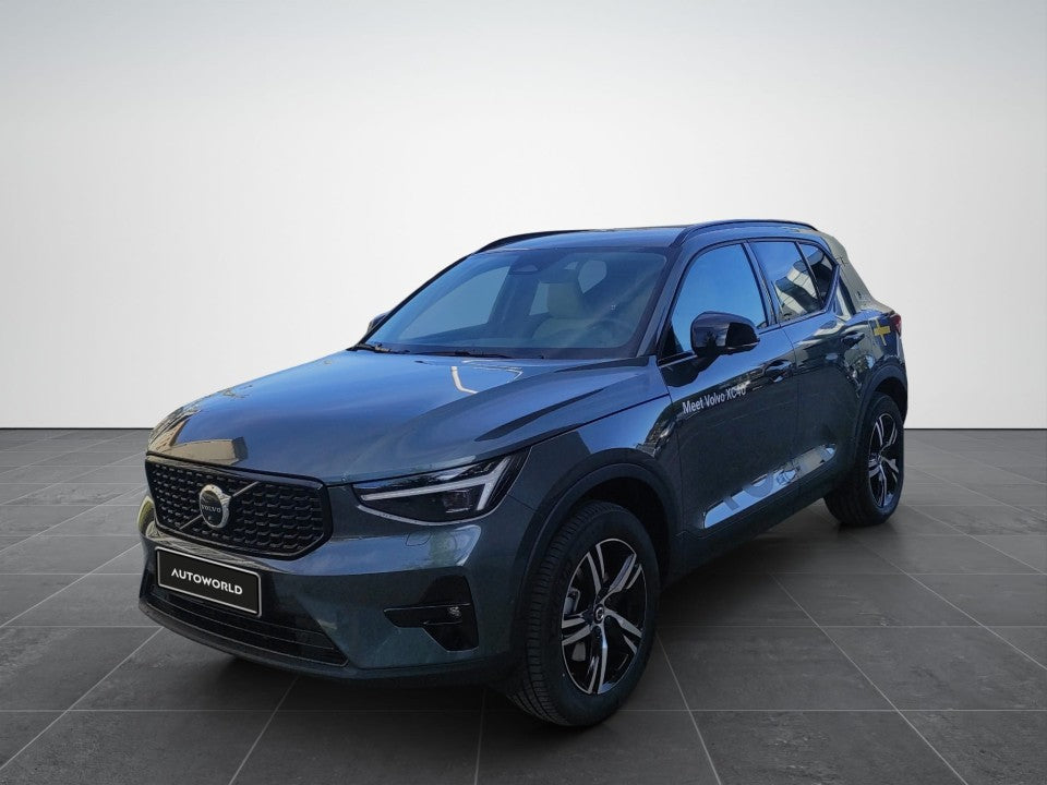 Volvo XC 40 Volvo XC40 Plus Dark B4 (P) AT7 FWD