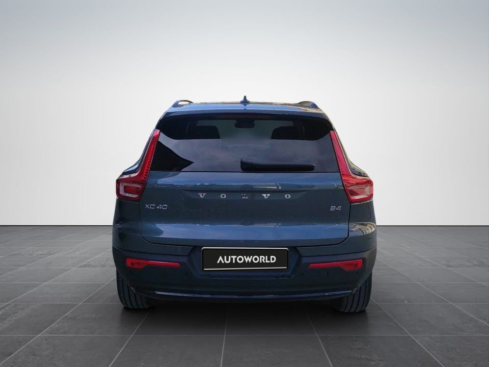 Volvo XC 40 Volvo XC40 Plus Dark B4 (P) AT7 FWD