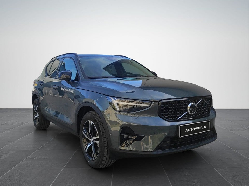 Volvo XC 40 Volvo XC40 Plus Dark B4 (P) AT7 FWD