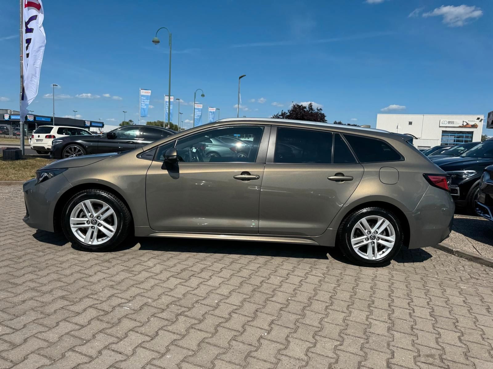 Toyota Corolla Touring Sports Hybrid Business Edition - Samsaru's Car Outlet