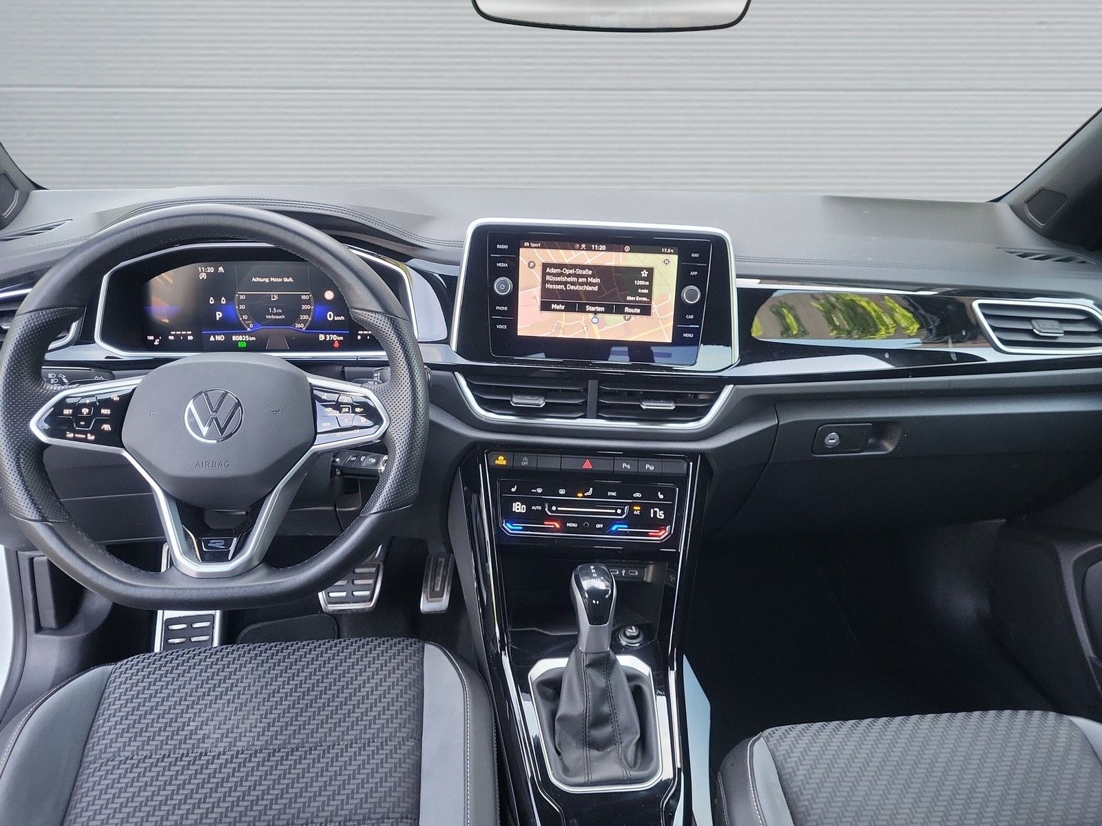 Volkswagen T-Roc 1.5 TSI R-Line - Samsaru's Car Outlet