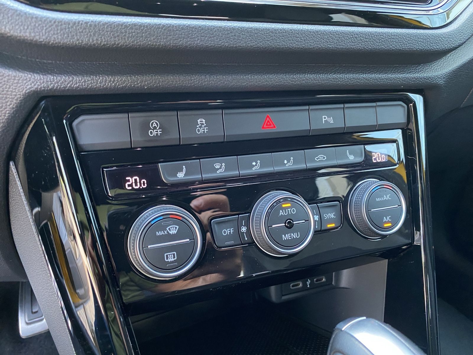 Volkswagen T-Roc R 2.0 TSI OPF 4Motion - Samsaru's Car Outlet