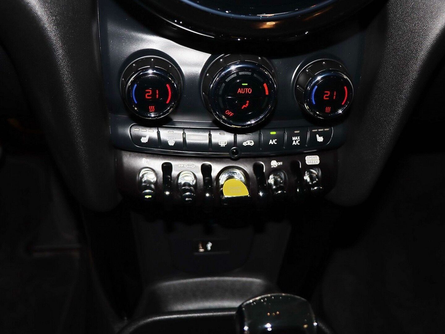 MINI Cooper SE Classic - Samsaru's Car Outlet