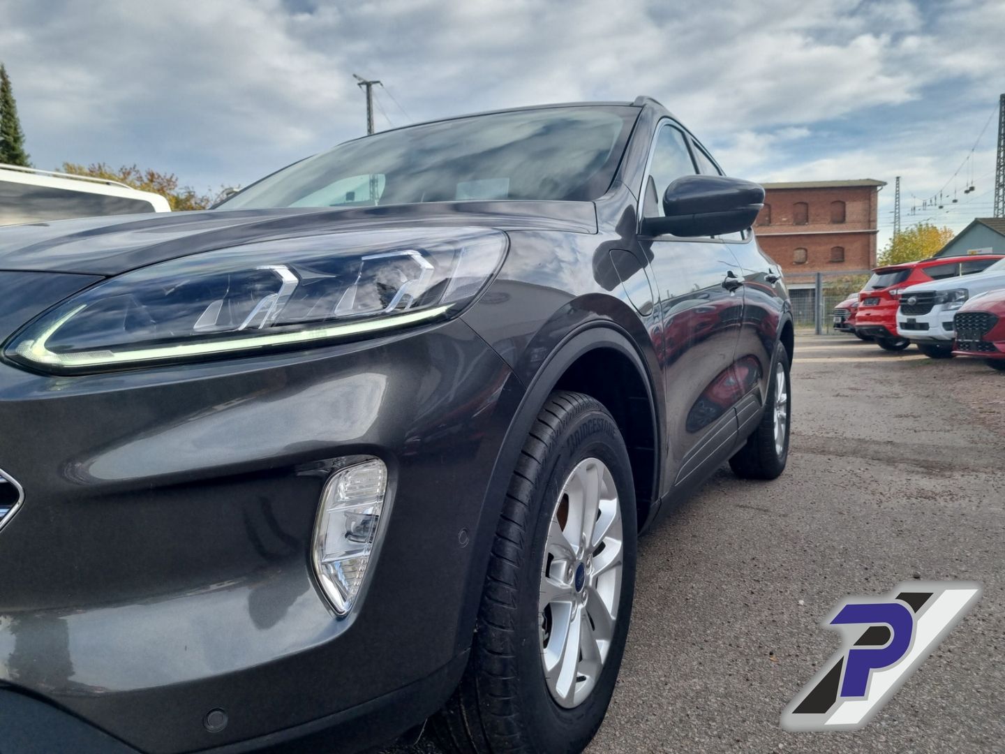 Ford Kuga Plug-In Hybrid Titanium X - Samsaru's Car Outlet