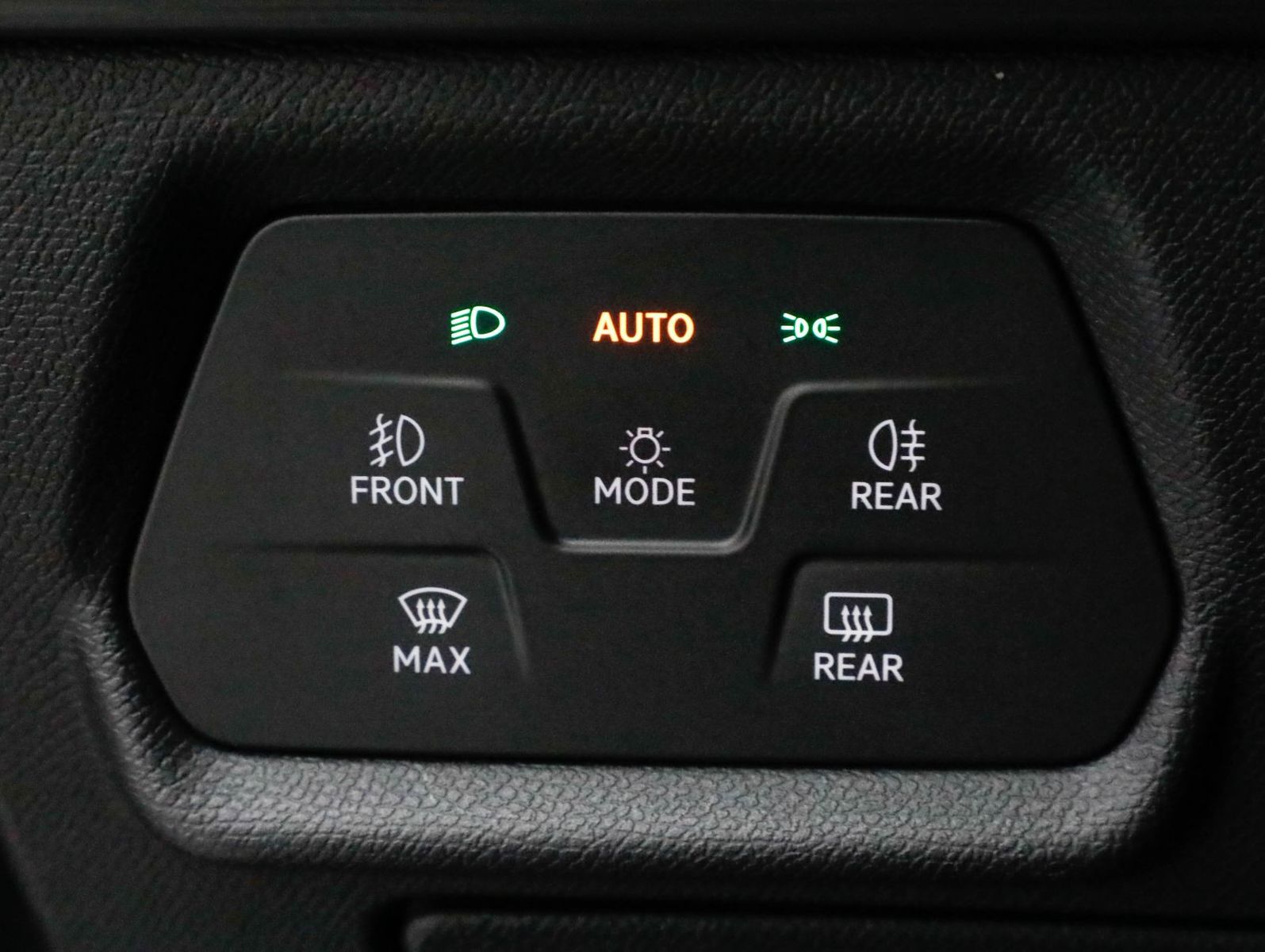 Cupra Formentor 2.0 TSI 4D DSG VZ AHK CarPlay SHZ ACC