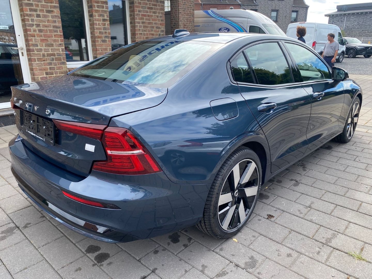 Volvo S60 T8 Ultimate Dark Plug-In Hybrid AWD 360 Bowe