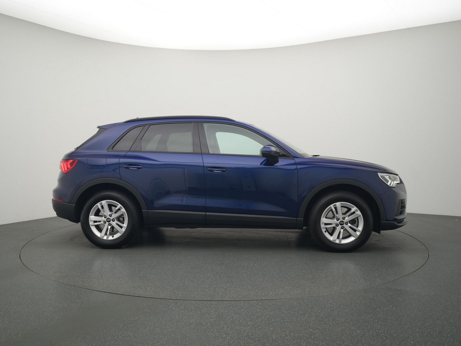 Audi Q3 quattro - Samsaru's Car Outlet