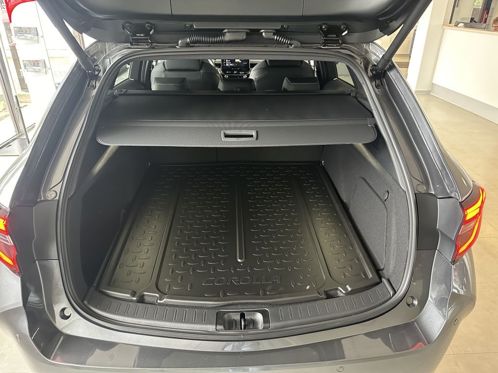 Toyota Corolla 2.0 Hybrid Touring Sports Team D