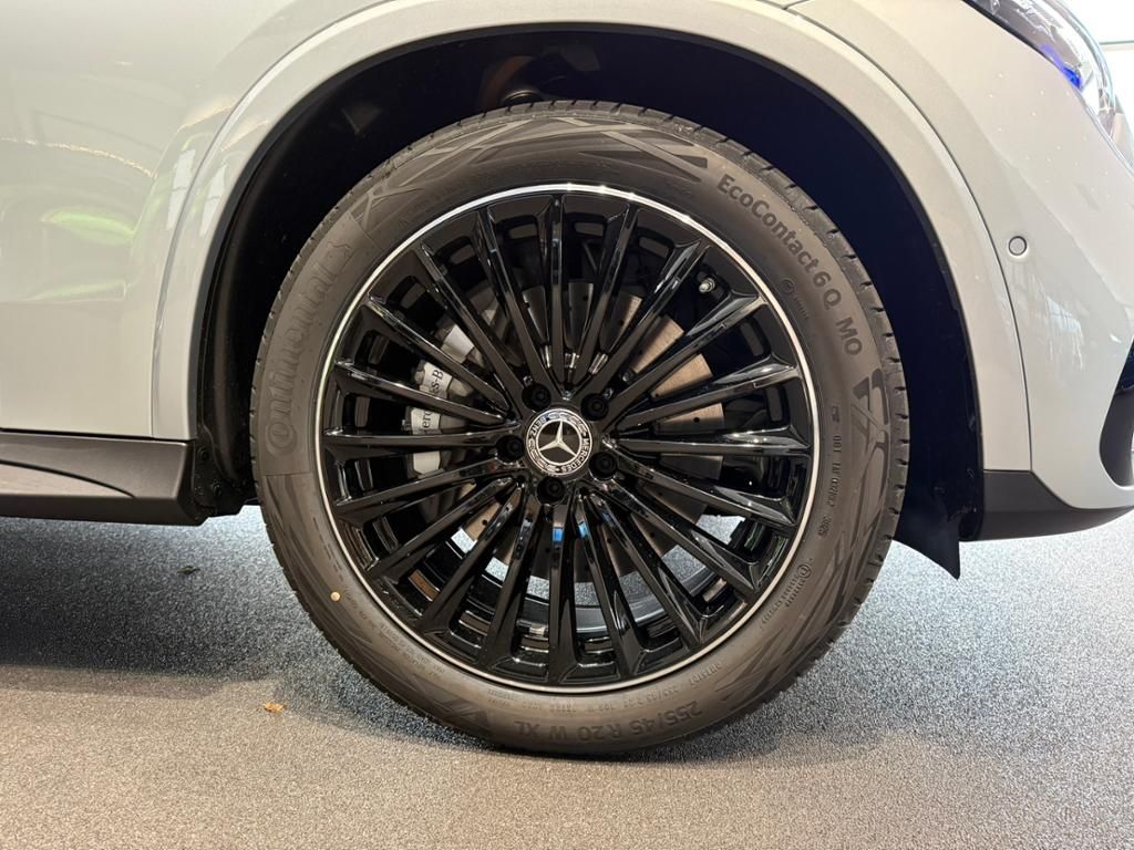 Mercedes-Benz GLC 300 AMG+PANO+AHK+DISTRONIC+KEYL+BURM+DIGI L+