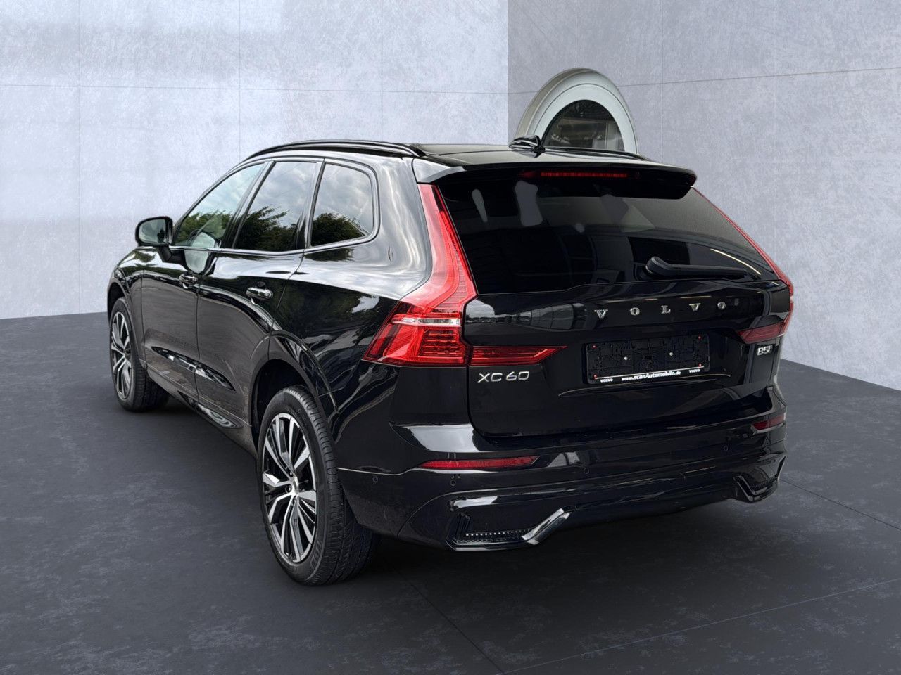 Volvo XC 60 Ultimate Dark AWD Bluetooth Navi LED Klima