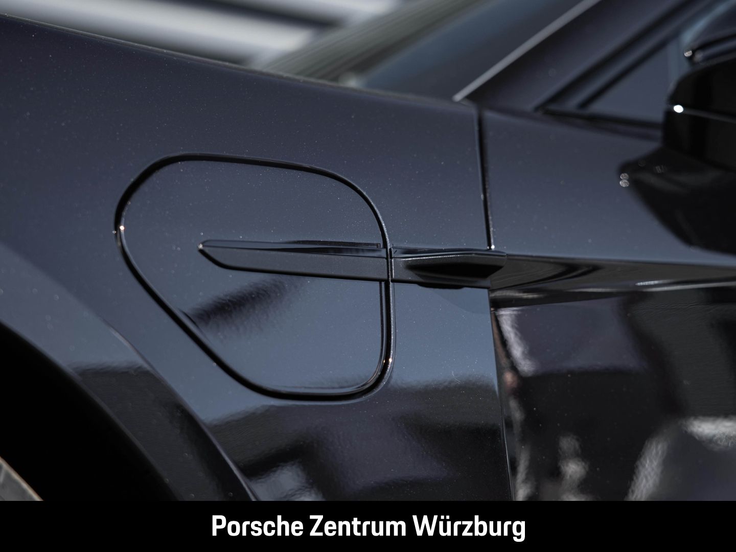 Porsche Taycan GTS Sport Turismo HA-Lenkung InnoDrive