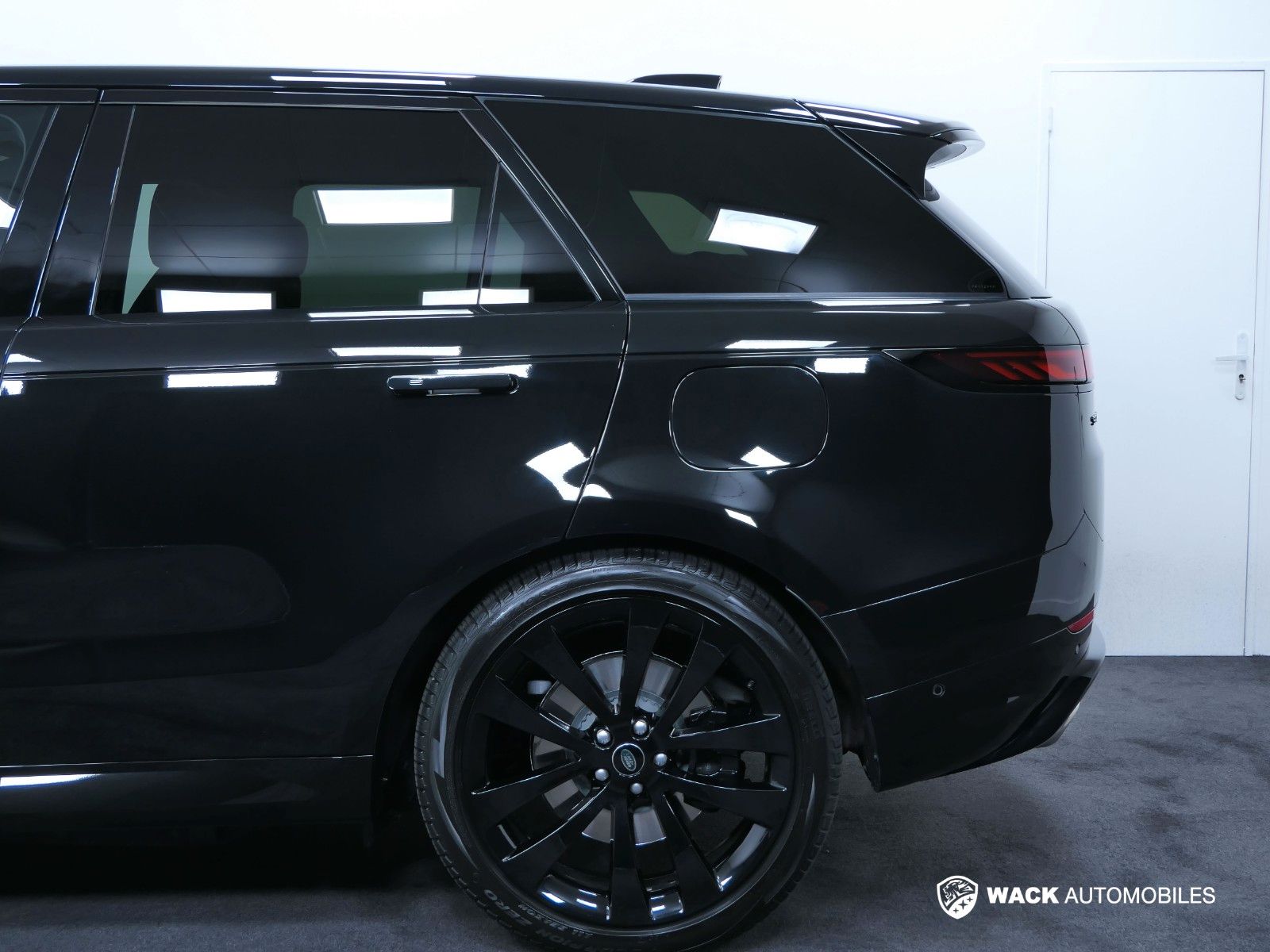 Range Rover Sport First Edition Hybrid - Samsaru's Car Outlet