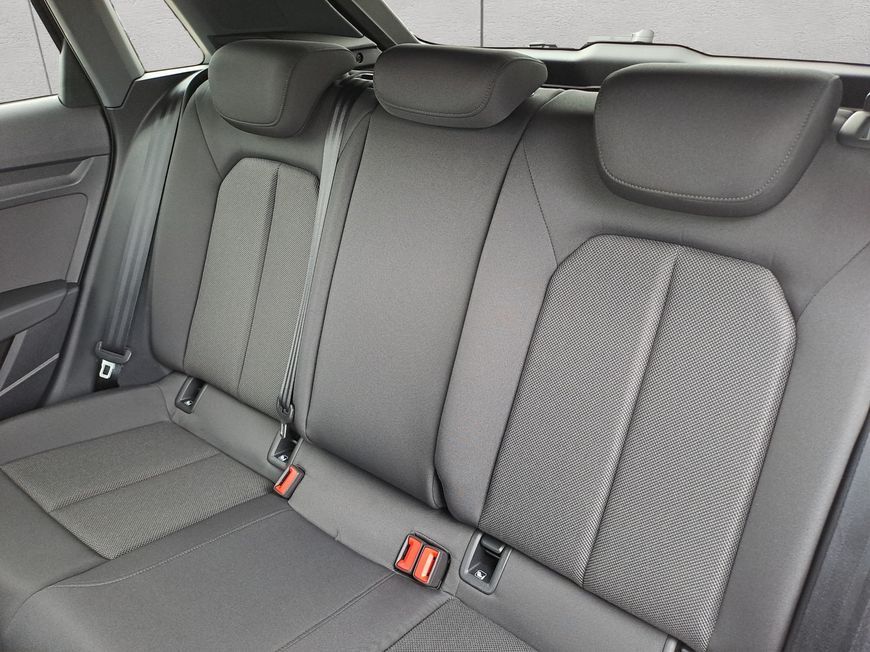 Audi A3 35 TFSI Sportback S tronic S line Navi * LED