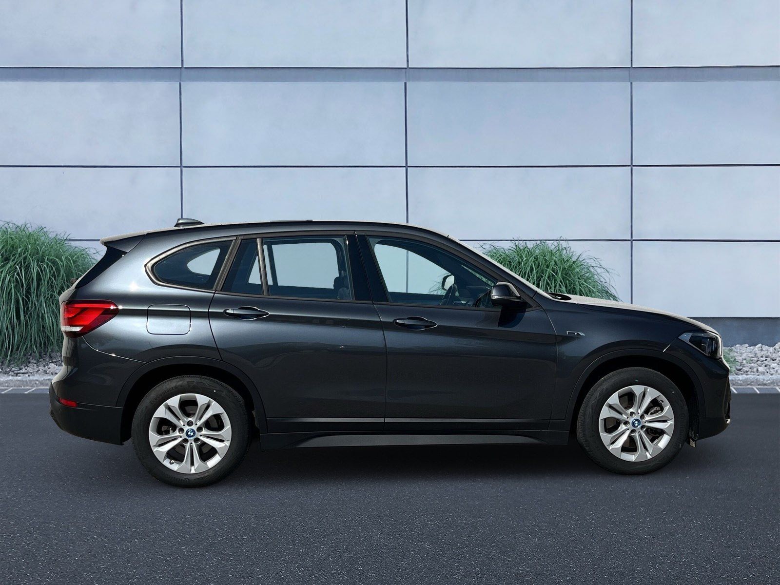 BMW X1 xDrive25e Advantage - Samsaru's Car Outlet