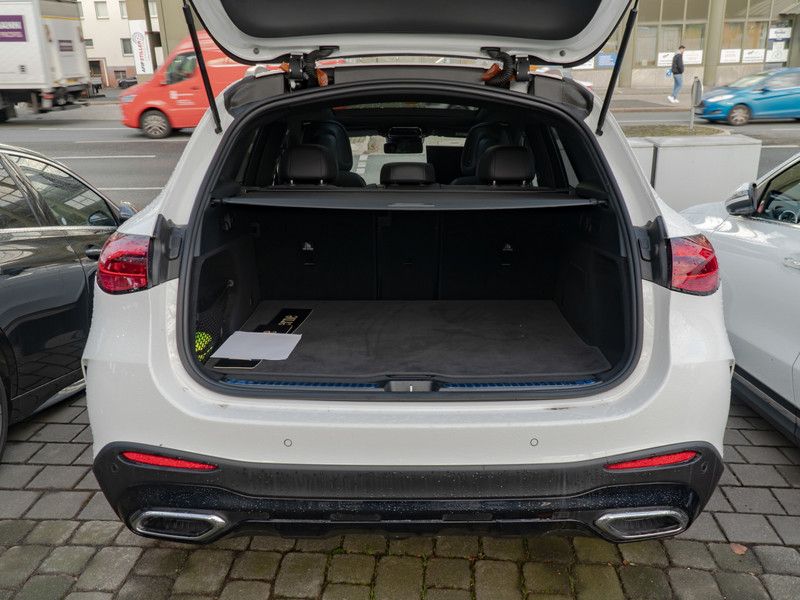 Mercedes-Benz GLC 300 d 4M AMG-Sport/360/Pano/AHK/Night/Distr