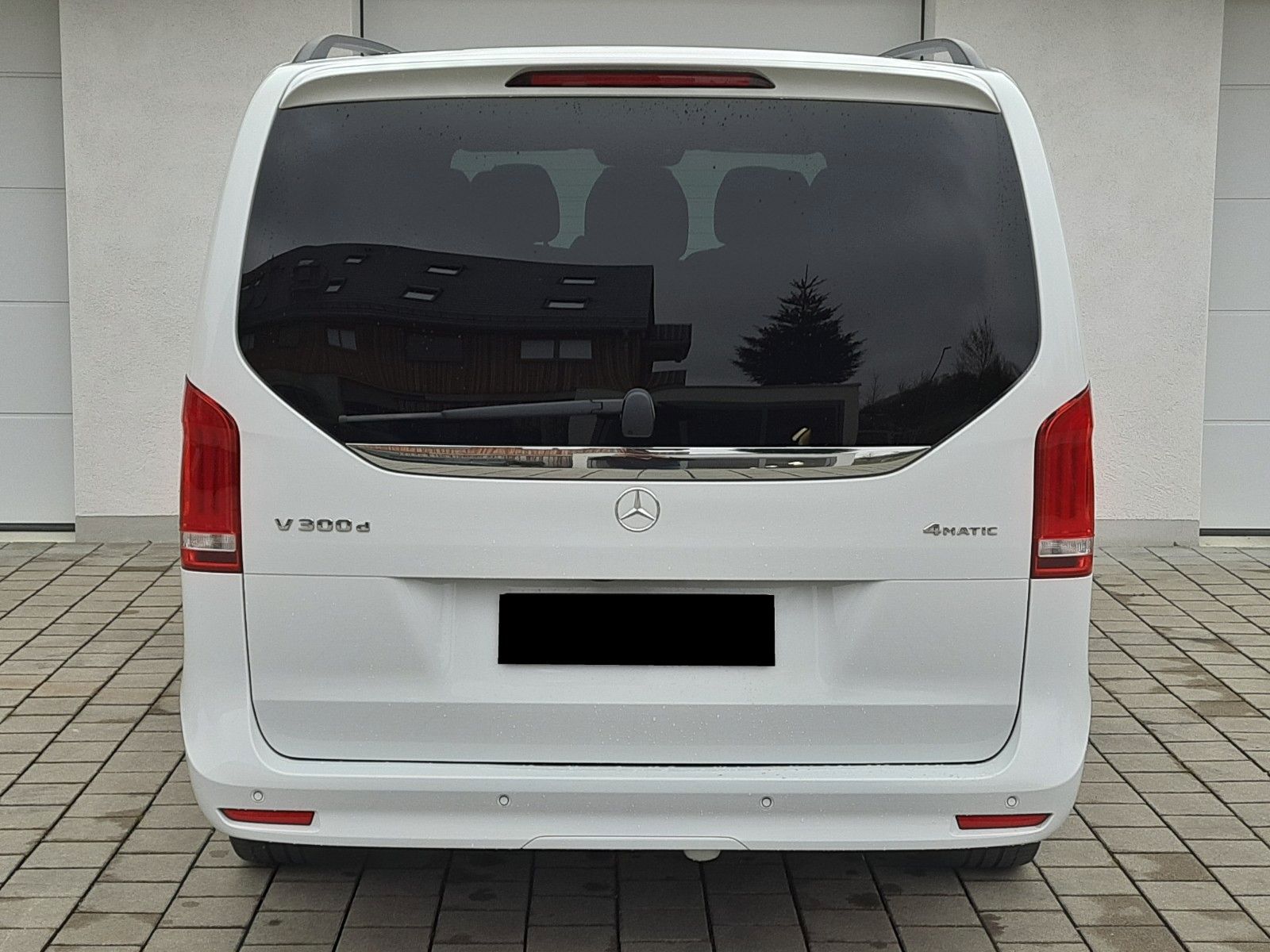Mercedes-Benz V300d 4Matic AMG Packet - Samsaru's Car Outlet