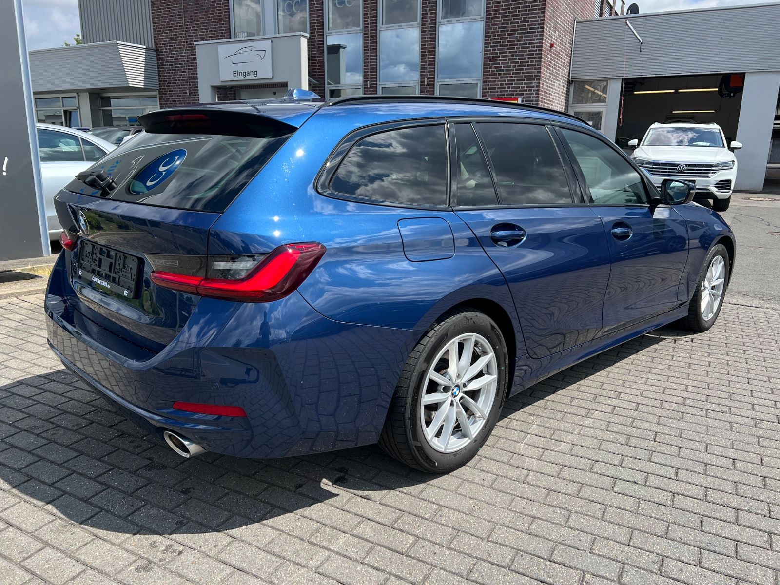 BMW 320 d Touring xDrive - Samsaru's Car Outlet