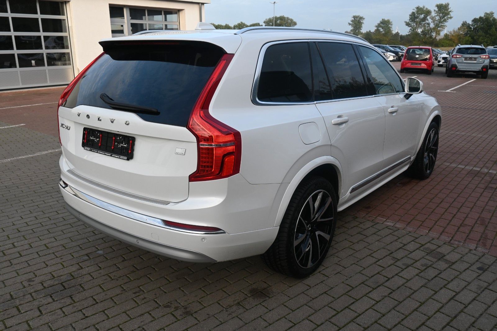 Volvo XC90 Inscription PHEV AWD - Samsaru's Car Outlet