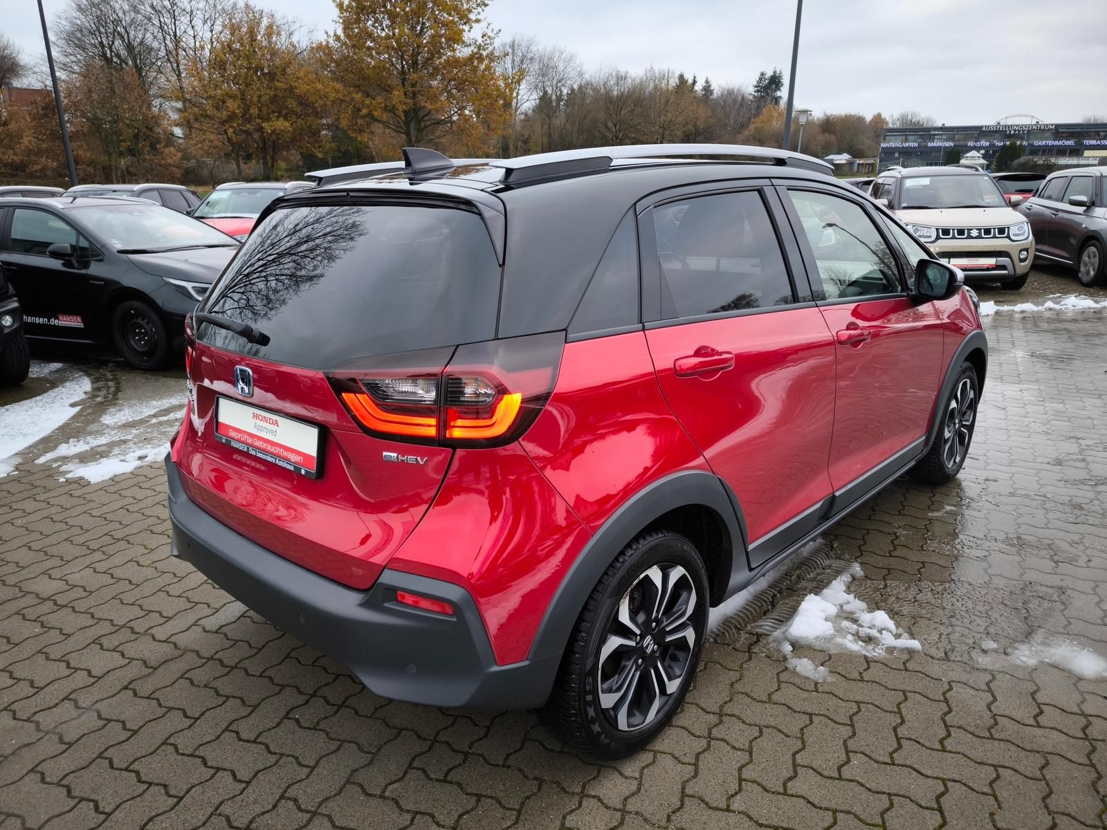 Honda Jazz 1,5 e Executive Crosstar + Ganzjahresreifen