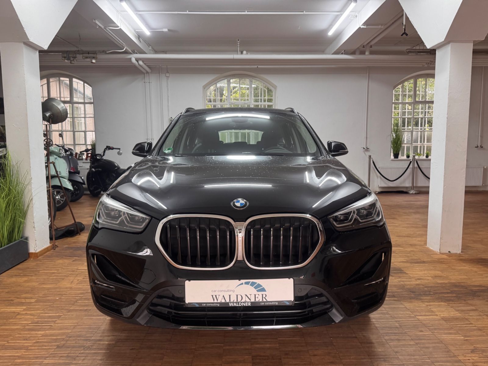BMW X1 xDrive20d Sport Line - Samsaru's Car Outlet