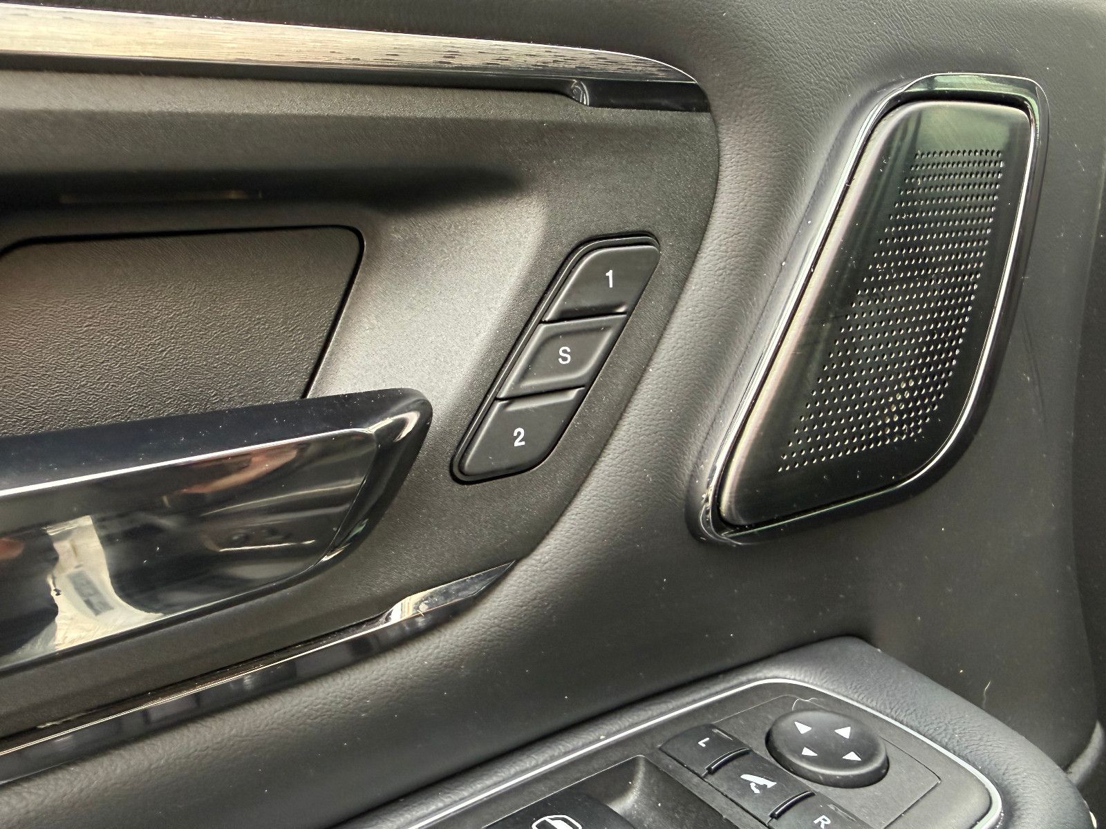 Dodge RAM 1500 Limited Night GRAIL LA CHANTI V8 VOLL