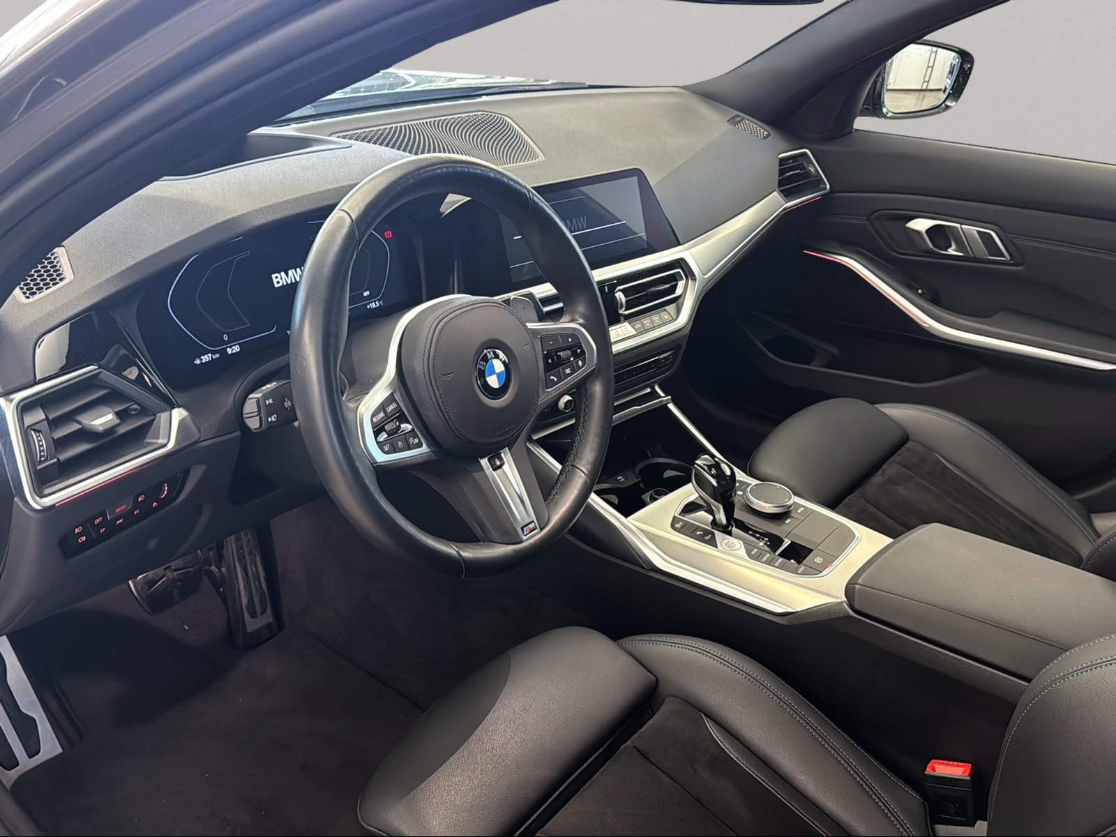 BMW 330i Limousine M Sport - Samsaru's Car Outlet