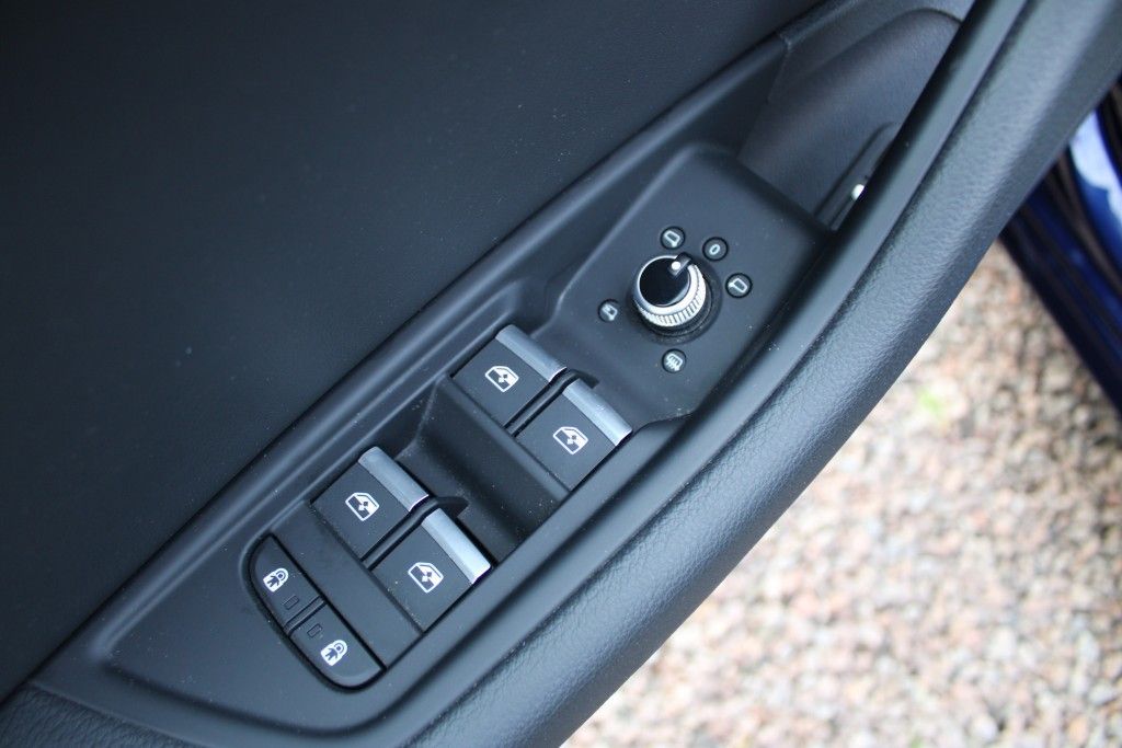 Audi A4 Avant TDI S tronic Black - Samsaru's Car Outlet