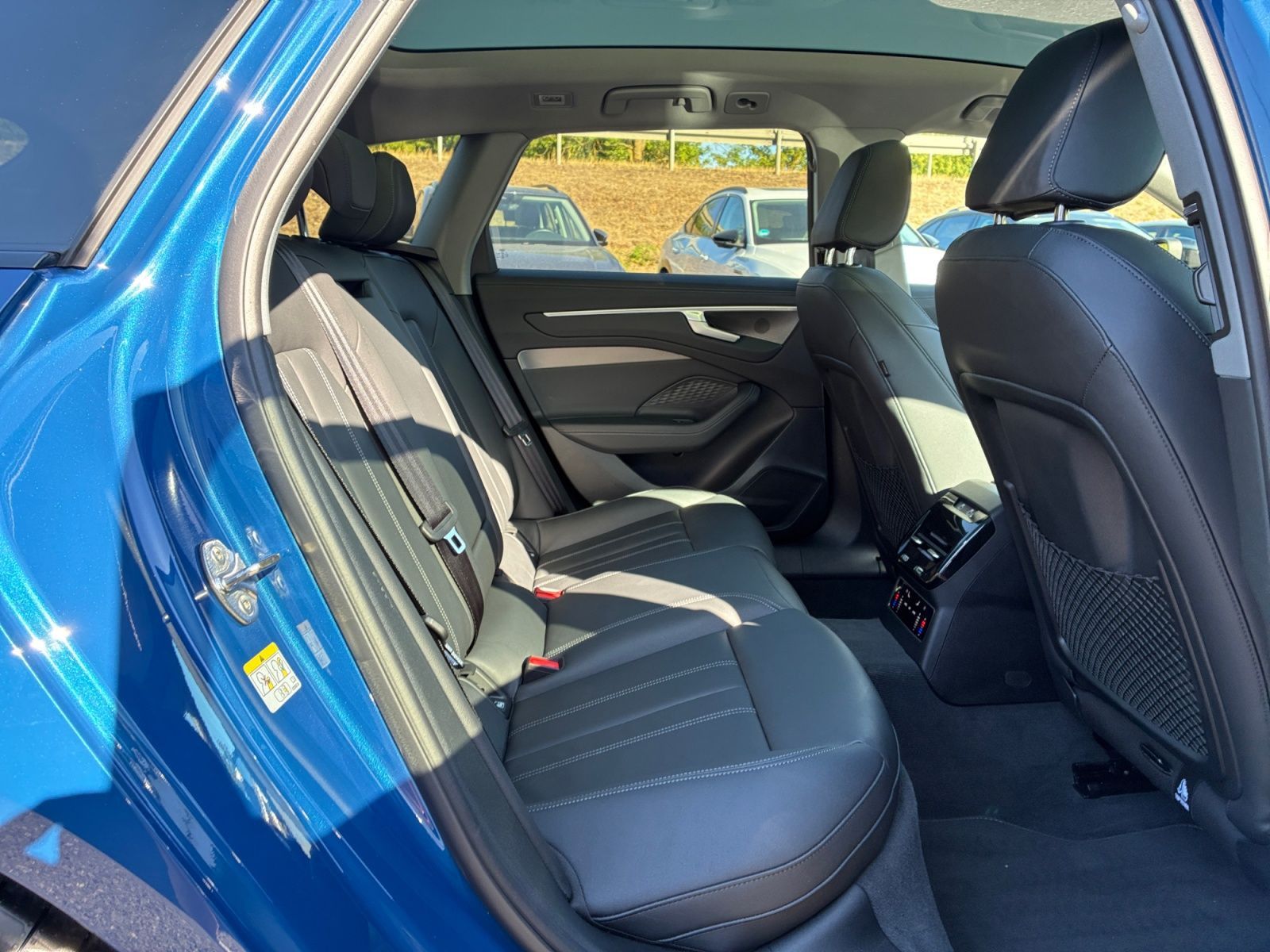 Audi A6 Avant S-Line TDI quattro S-tronic / Pano, AHK