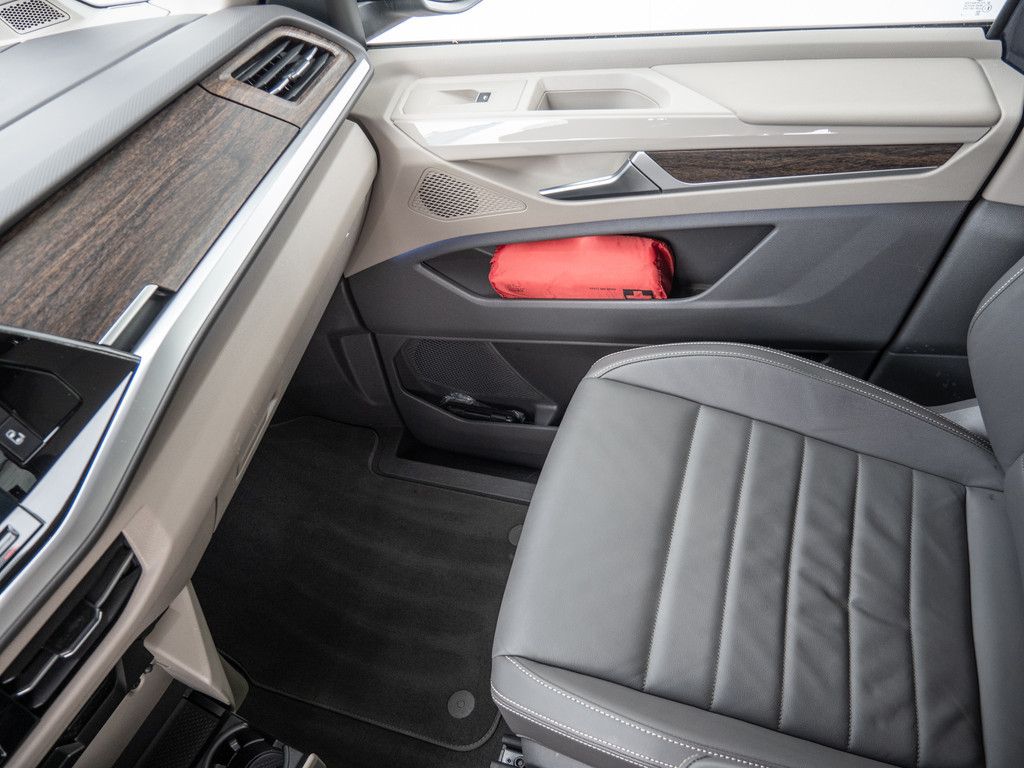 Volkswagen T7 Multivan 2.0TDI DSG - Samsaru's Car Outlet