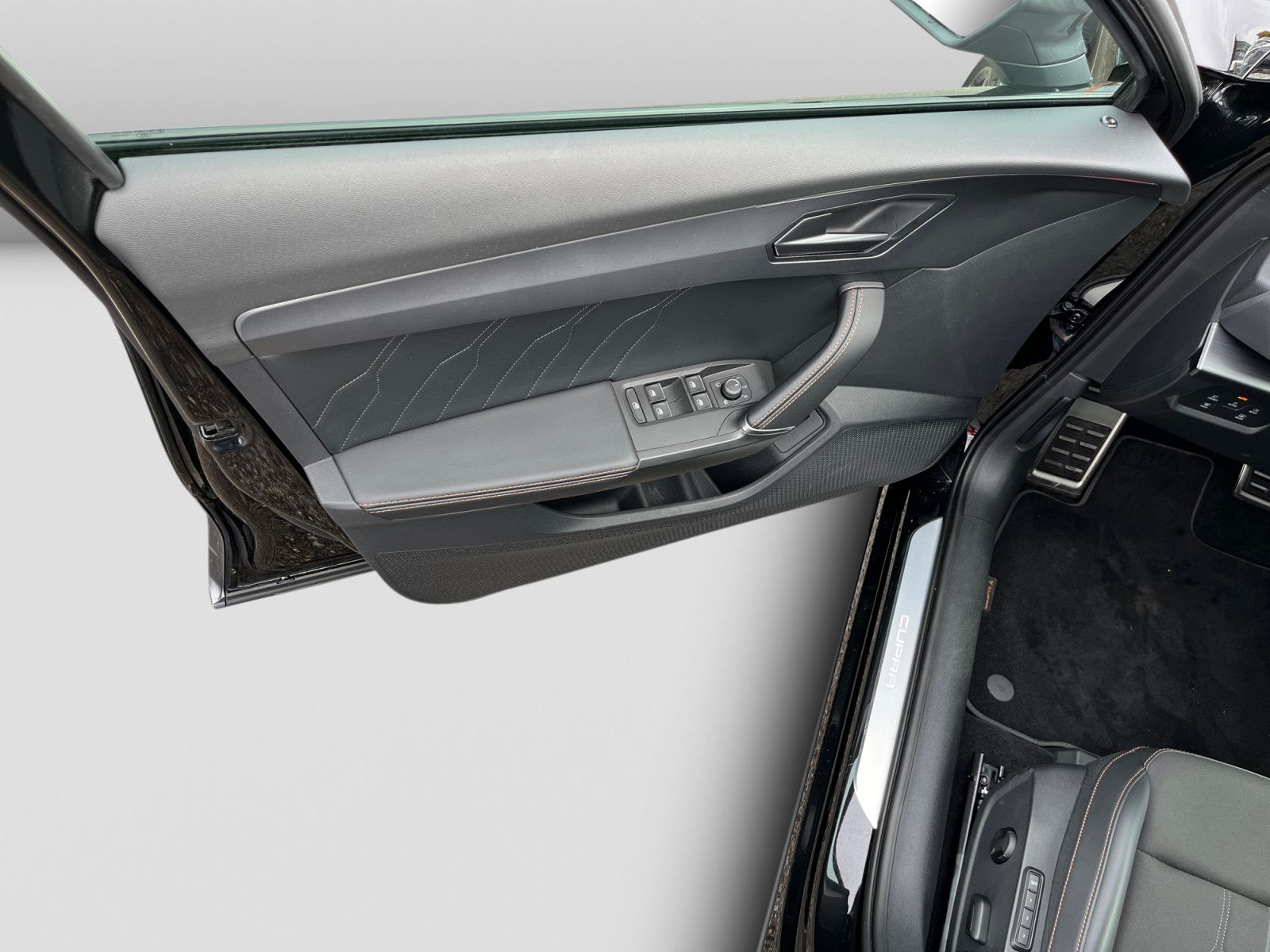 Cupra Formentor VZ 2.0TSI DSG 4Drive Pano AHK 360° LED