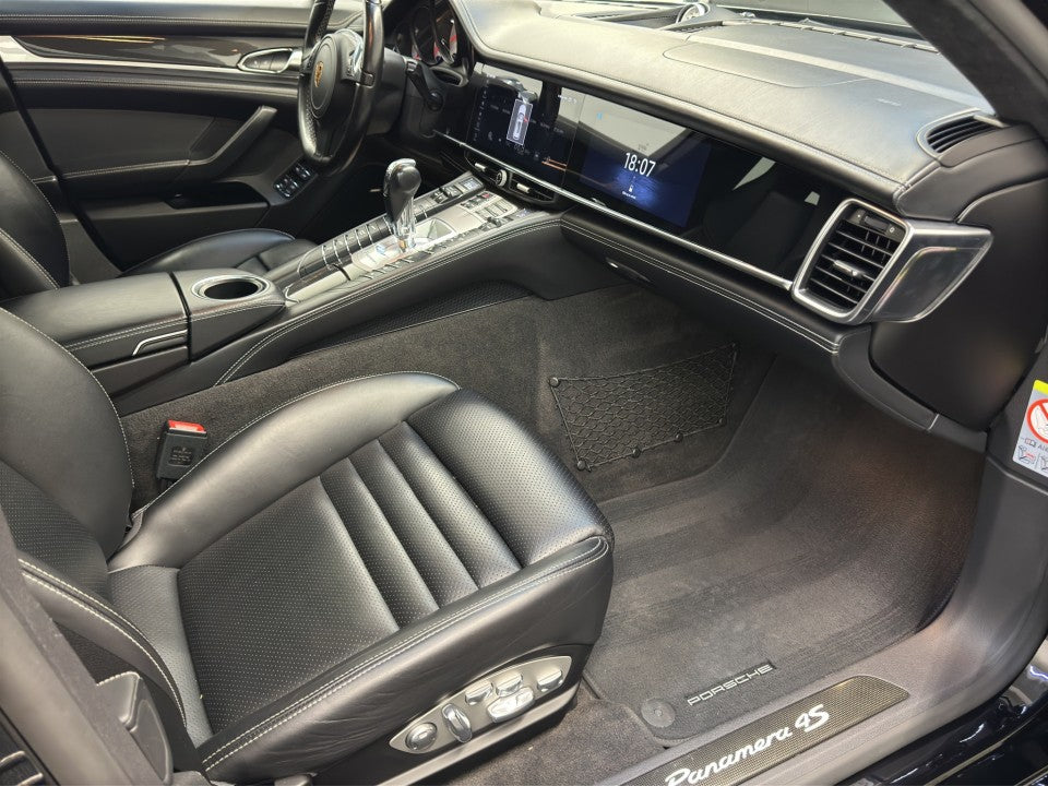 Porsche Panamera 4S Executive 2016