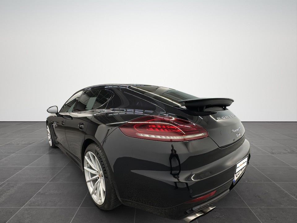 Porsche Panamera 4S Executive 2016