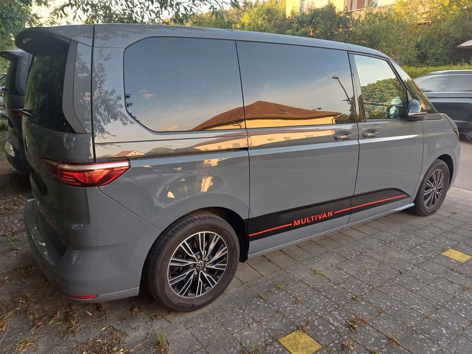Volkswagen T7 Multivan 2.0 TSI DSG - Samsaru's Car Outlet