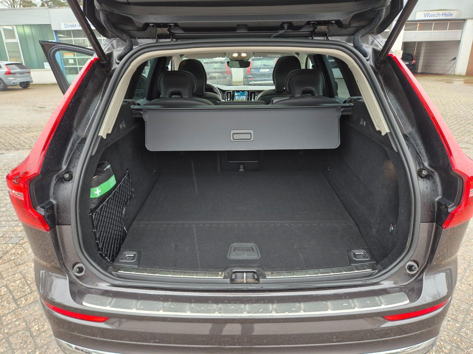 Volvo XC60 Ultimate Bright Recharge Plug-In Hybrid AWD