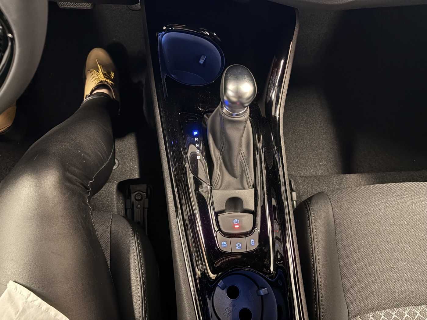 Toyota C-HR Hybrid - Samsaru's Car Outlet