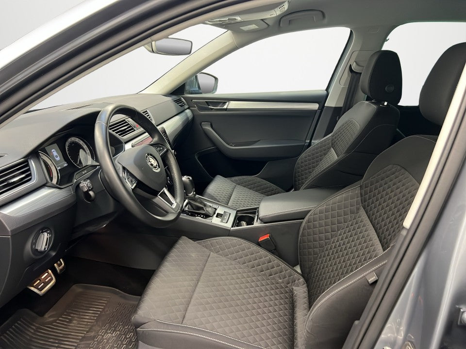 Skoda Superb Sedan 2.0 TDI DSG 150 CP