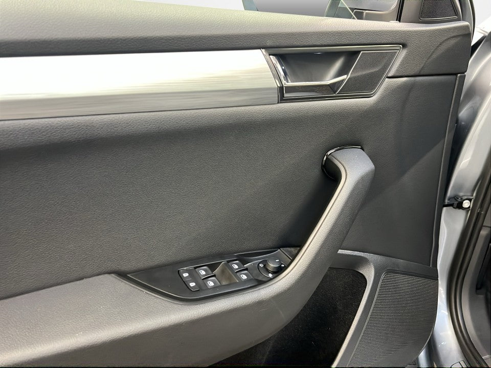 Skoda Superb Sedan 2.0 TDI DSG 150 CP