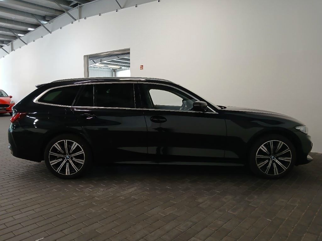 BMW 320d Touring xDrive - Samsaru's Car Outlet