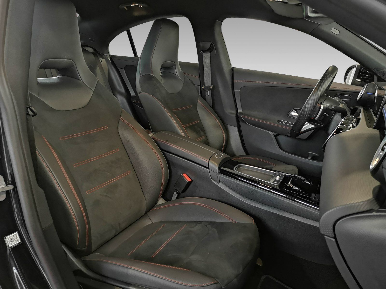 Mercedes-Benz CLA 180 Coupé AMG ADVANCED PLUS - Samsaru's Car Outlet