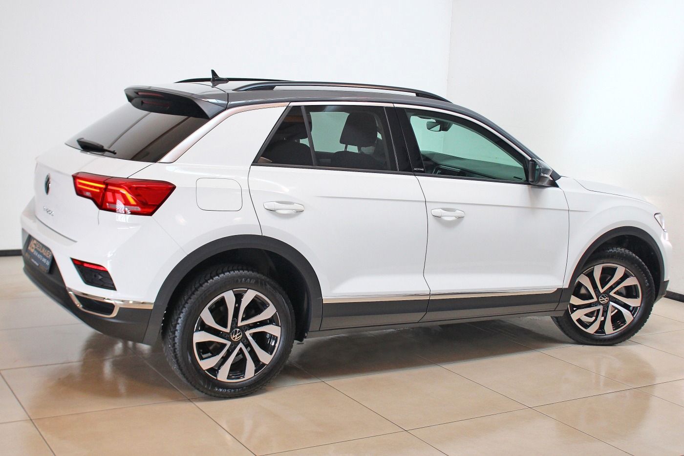 Volkswagen T-Roc 1.5 TSI Active - Samsaru's Car Outlet