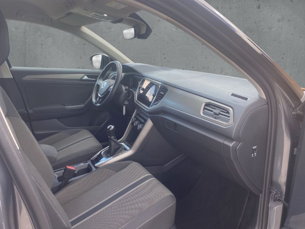Volkswagen T-Roc 1.0 TSI Style - Samsaru's Car Outlet