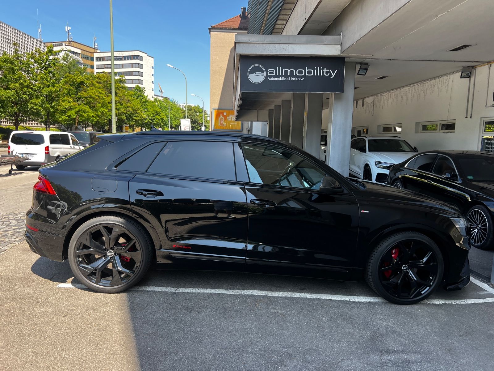 Audi Q8 50 TDI qu S Line Competition+ - Samsaru's Car Outlet