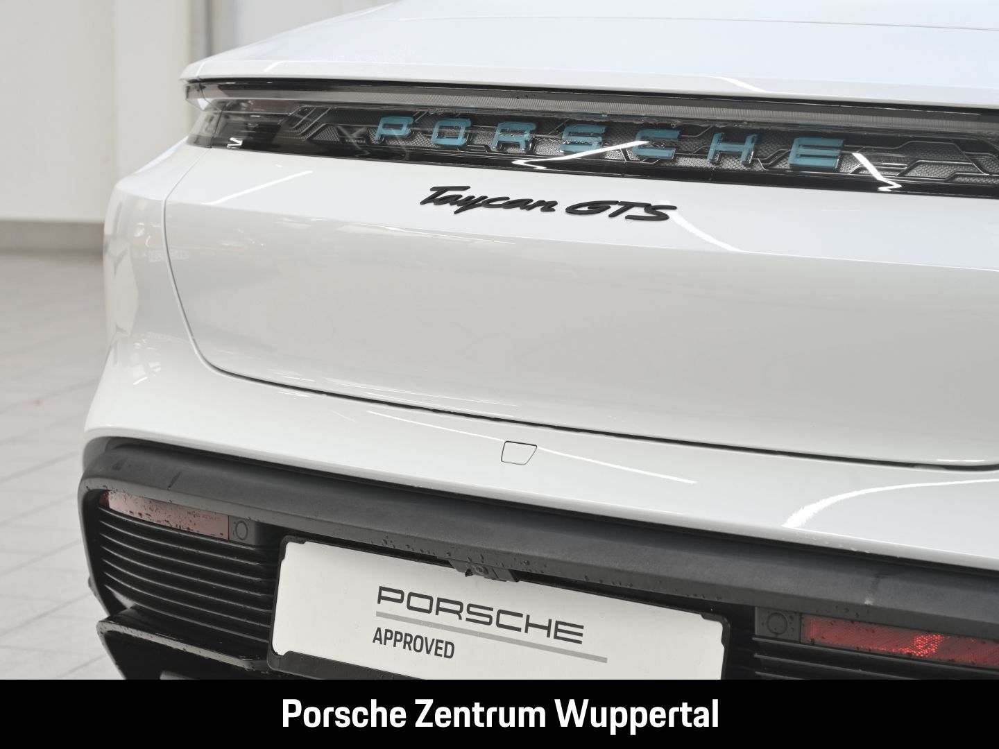 Porsche Taycan GTS InnoDrive Head-Up LED-Matrix BOSE